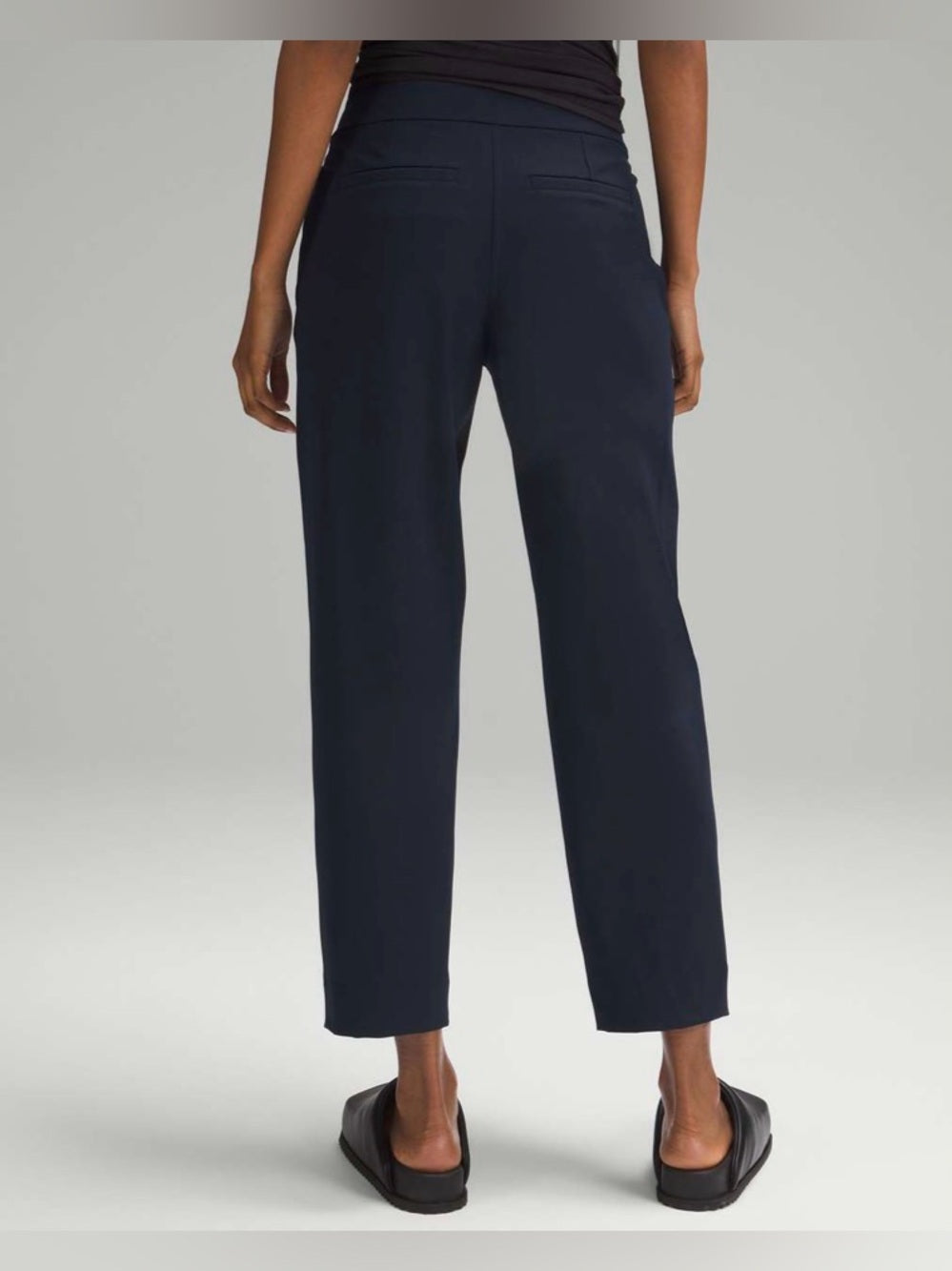 Lululemon Navy Tapered-Leg Mid-Rise Pant 7/8 Length, M