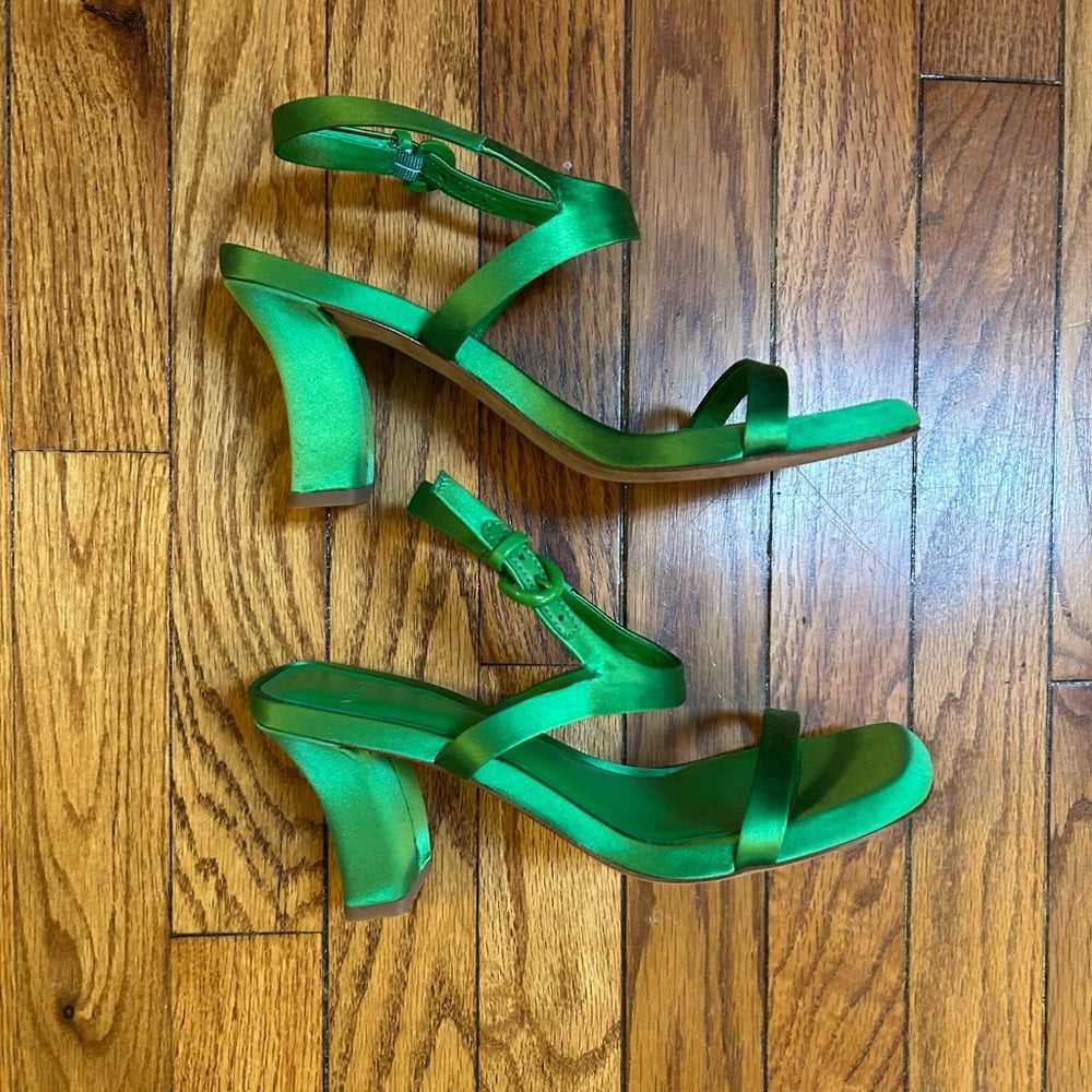 Vince "Luella" satin sandals size 7