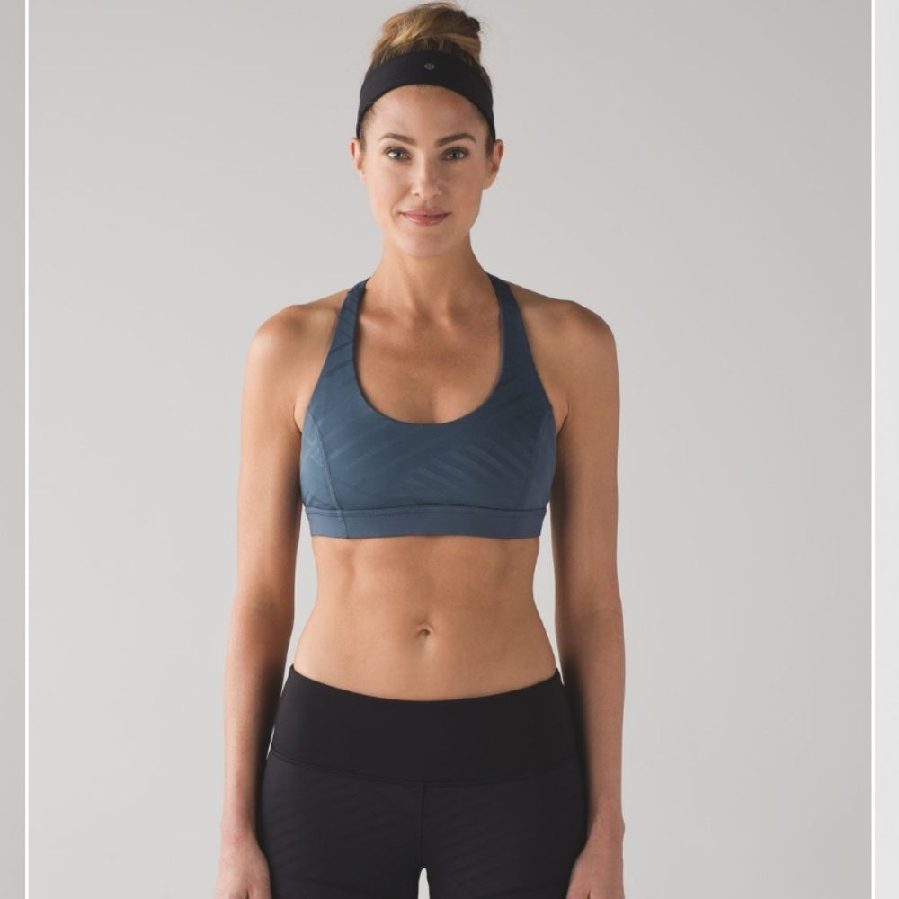 Lululemon Hot Like Agni Bra Astro Blue size 8