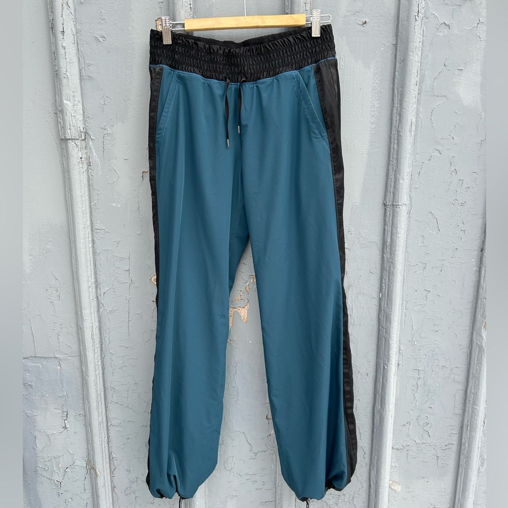 Lululemon Run: Right Round Pant, size 6