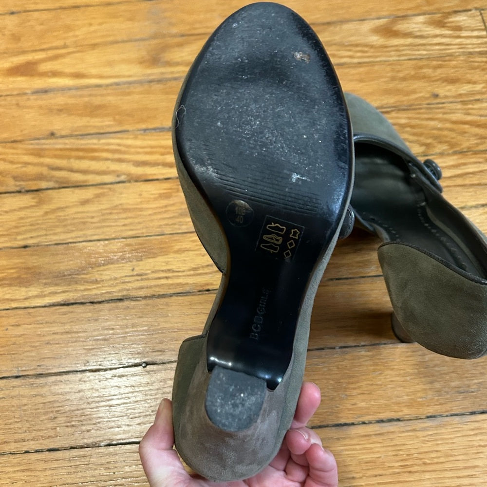 BCBG Grey Suede Mary Jane block heels, size 40 (US10)