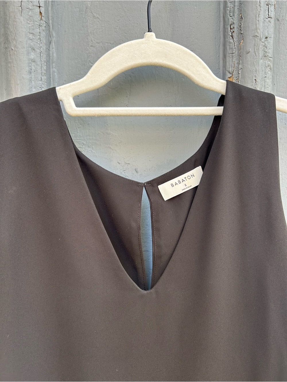 Babaton Sleeveless Maddox Blouse, size S