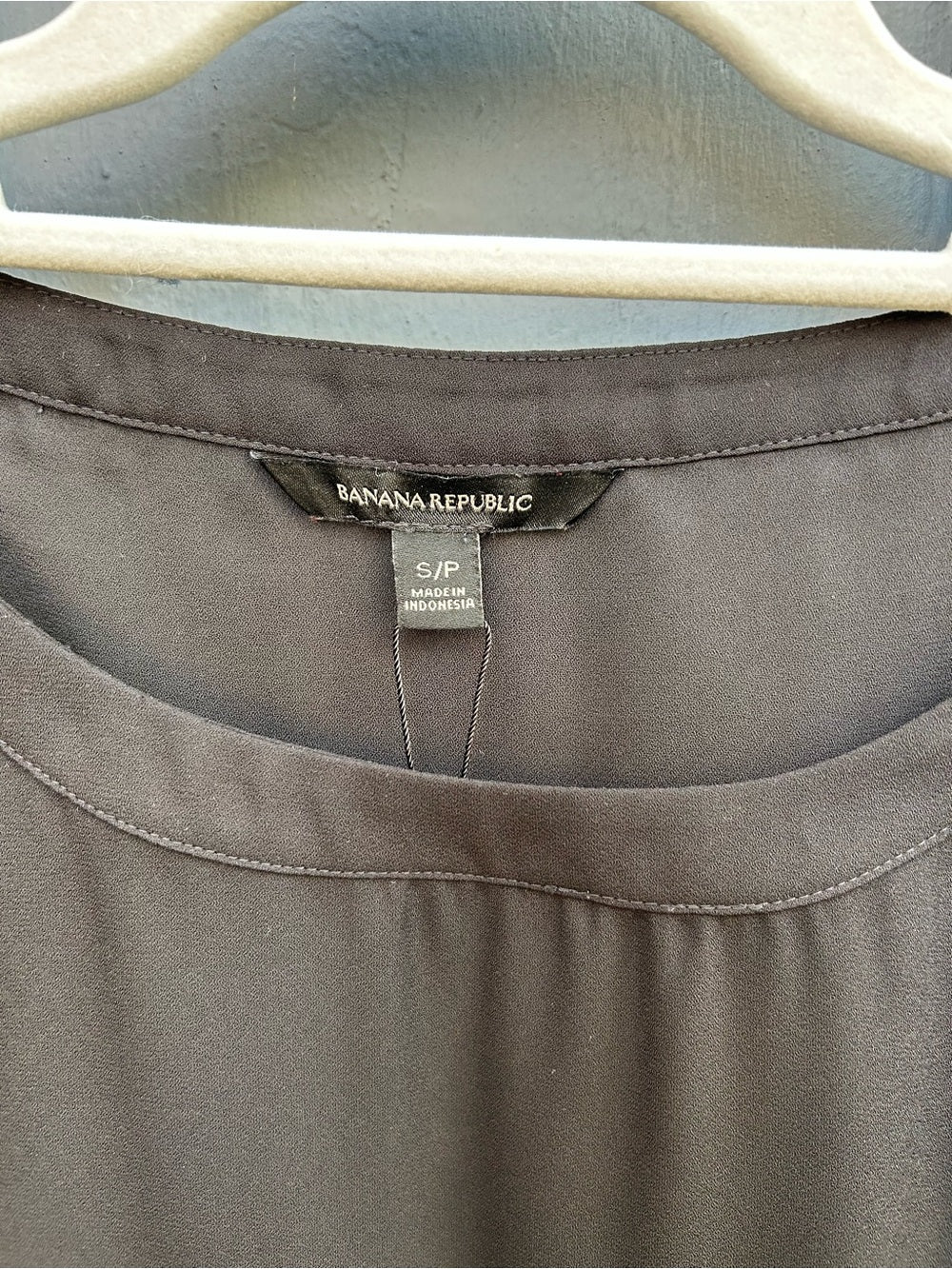 Banana Republic black Satin t-Shirt Blouse, BNWT, Small