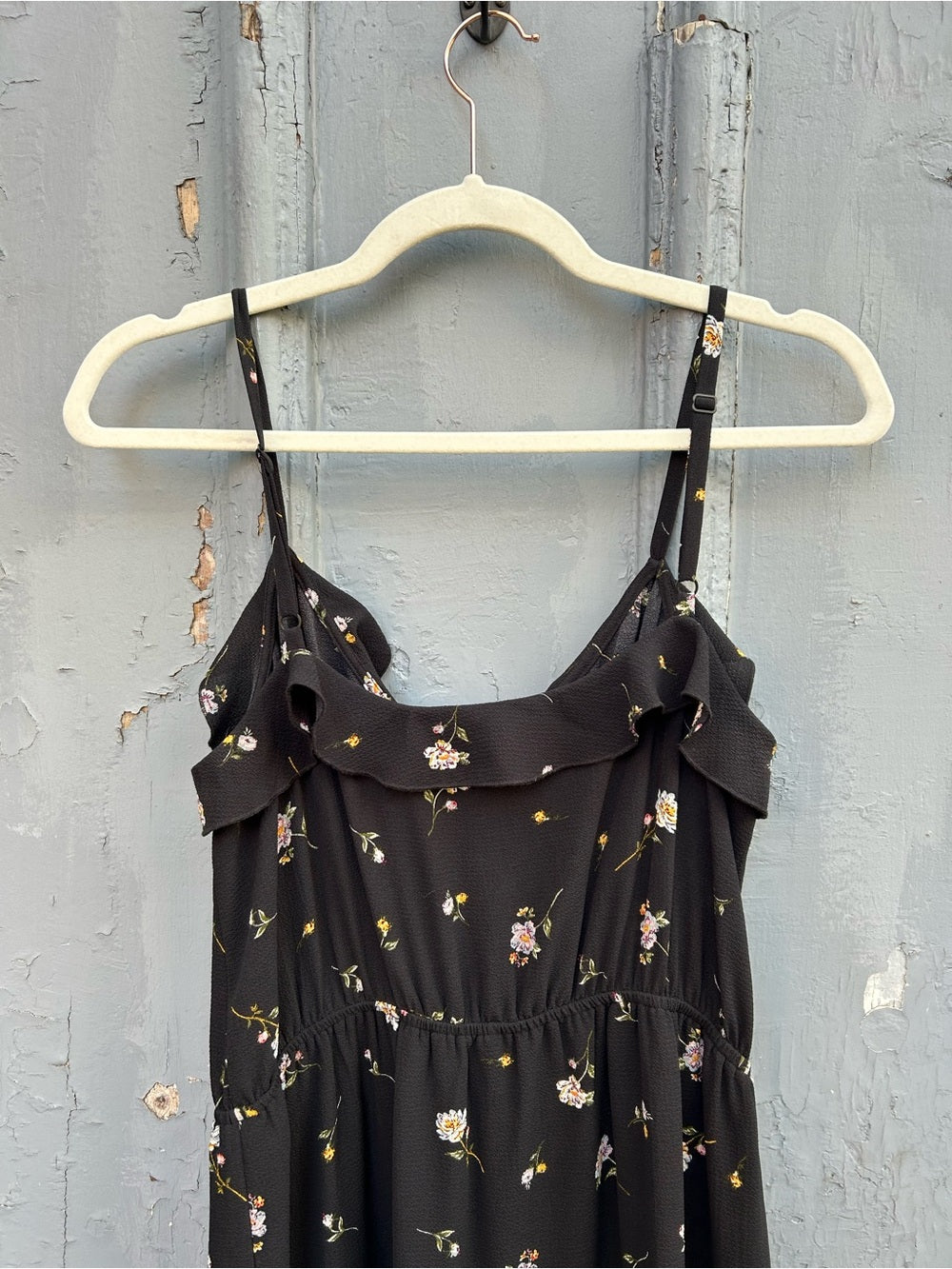 Ali & Jay Floral Ruffle dress, size M