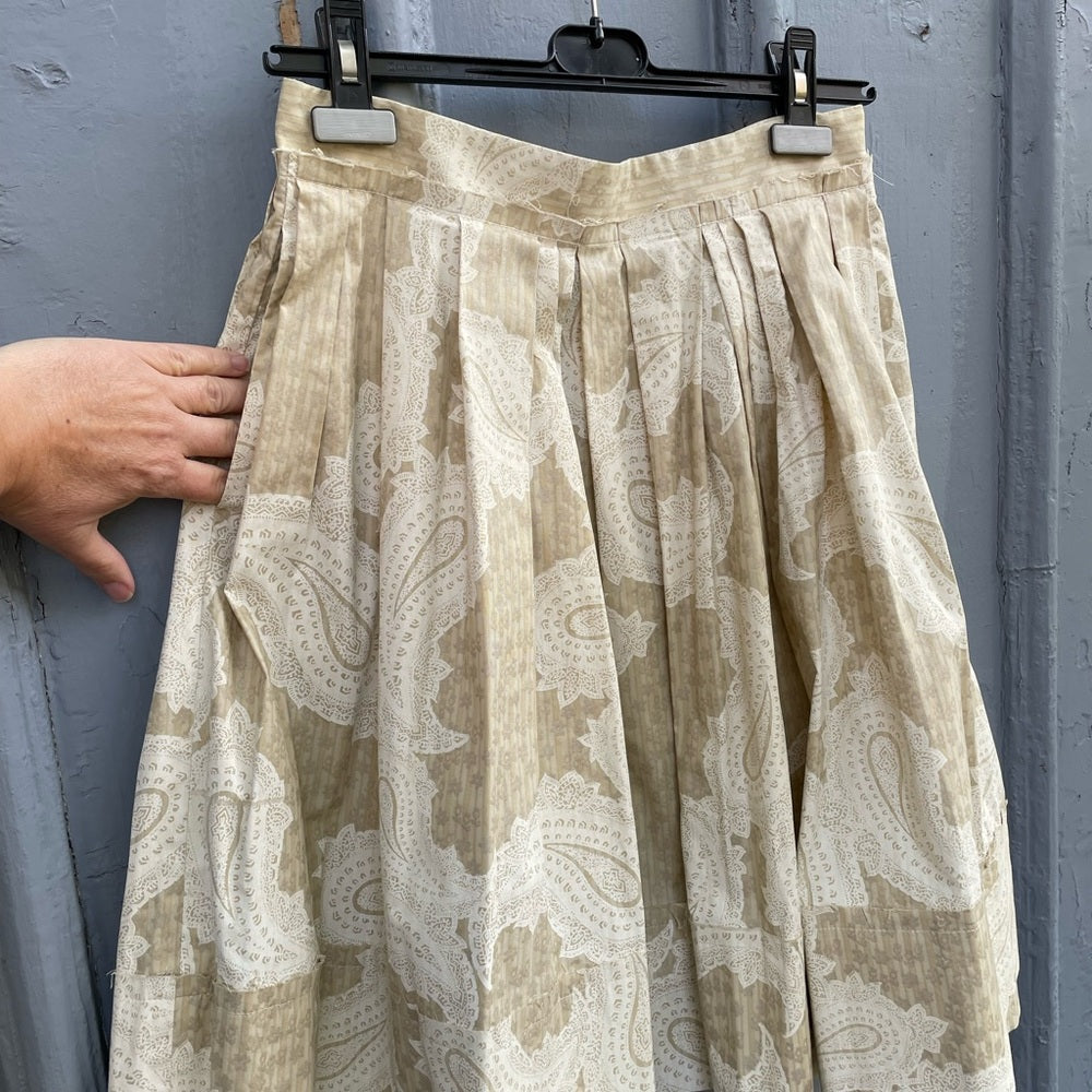 Holt Renfrew Cotton Paisley A Line skirt, size 6