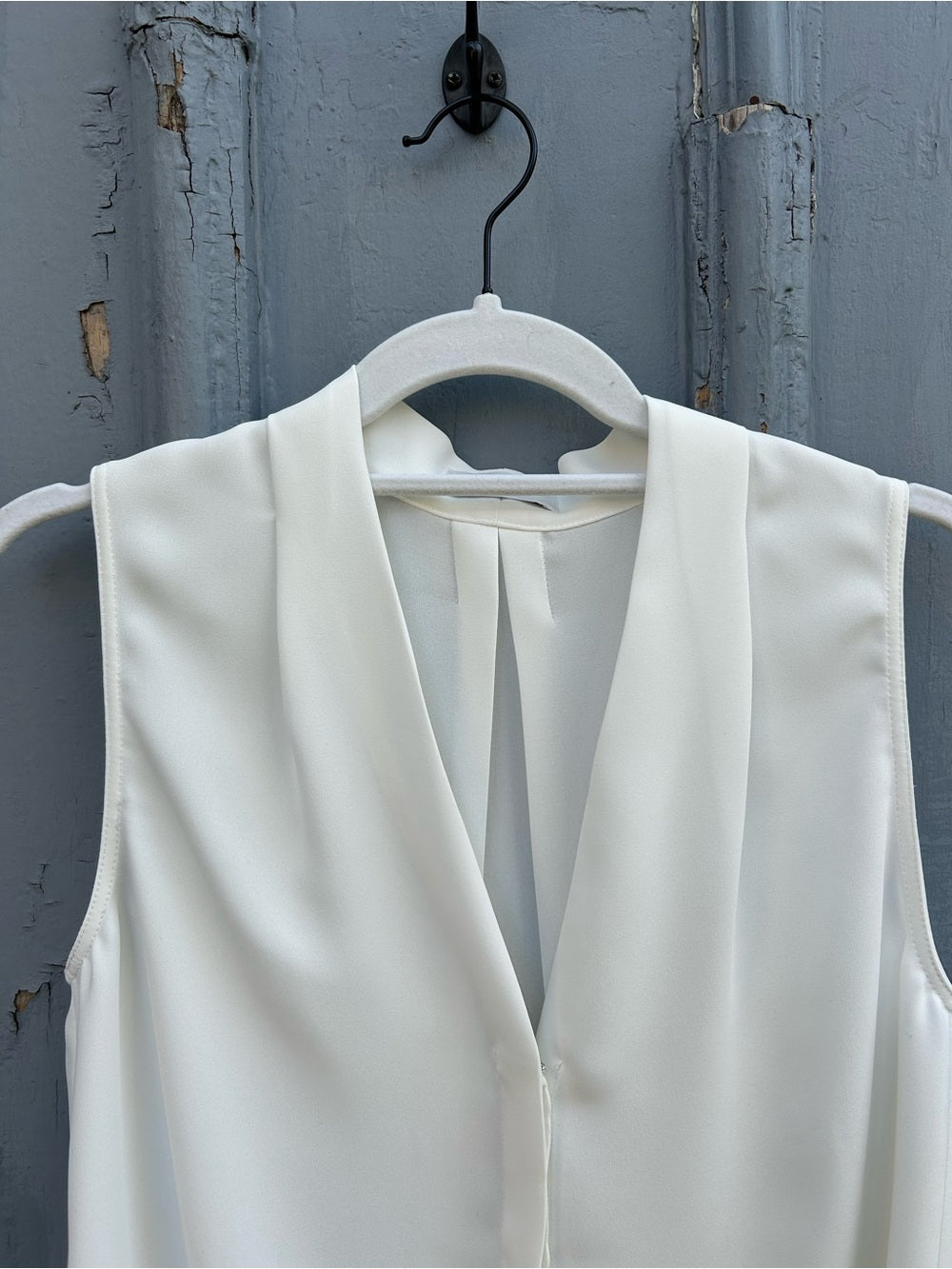 Babaton Sleeveless White Power Blouse, size S