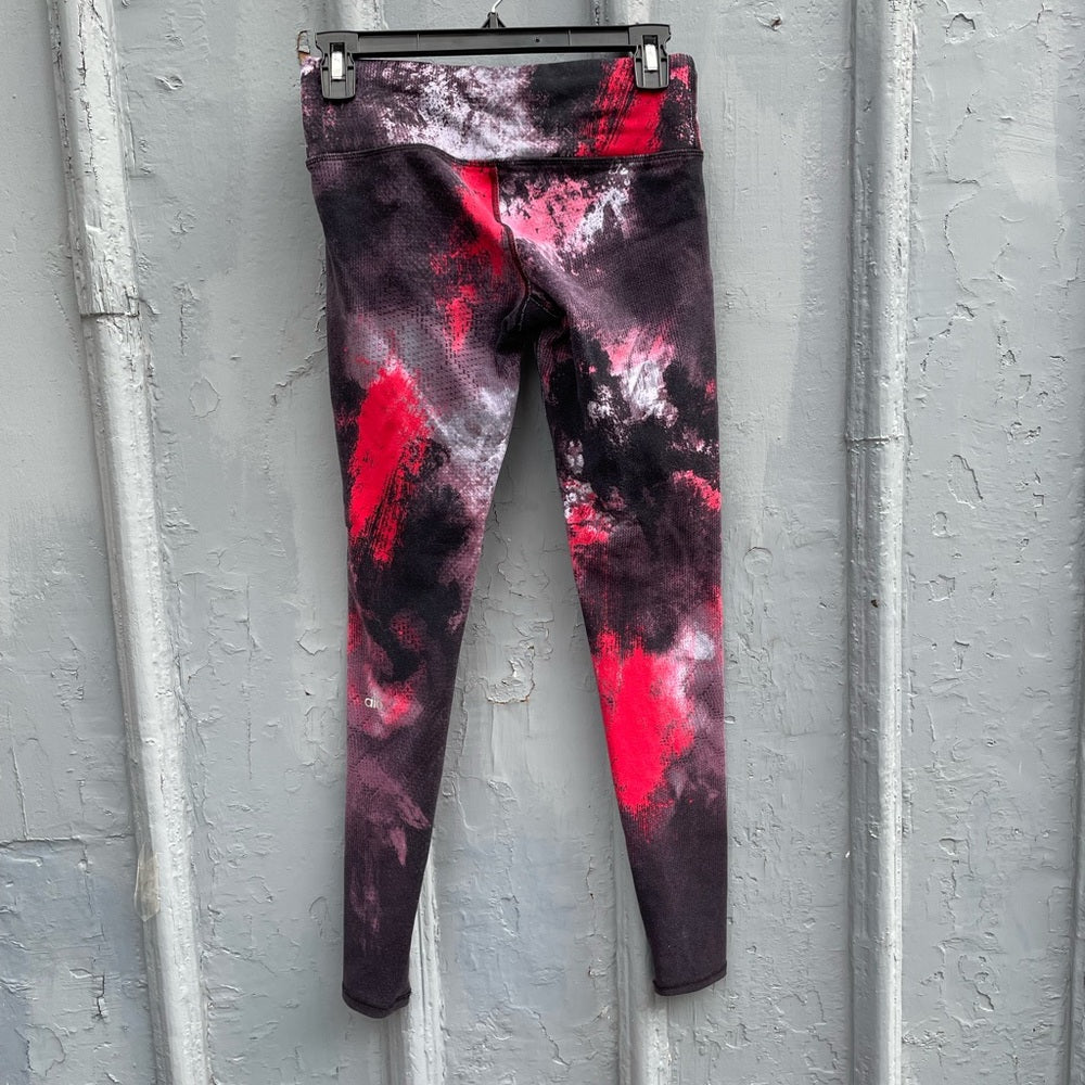 Alo Airbrush Legging in Ruby Red Smoke Print, size small