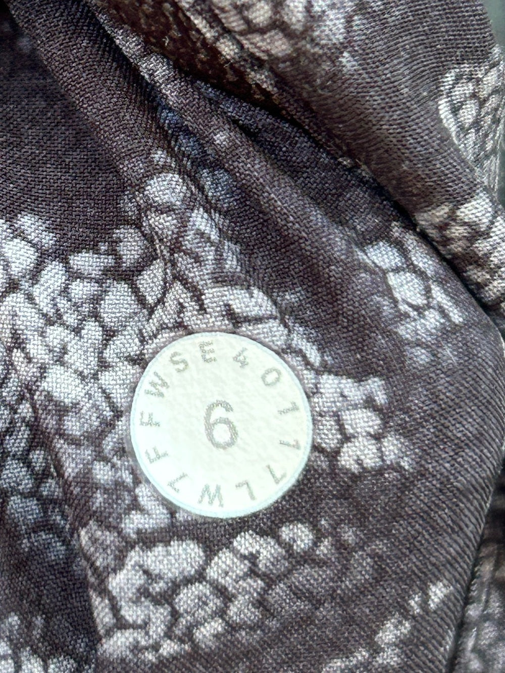 Lululemon Tracker Short IV, size 6