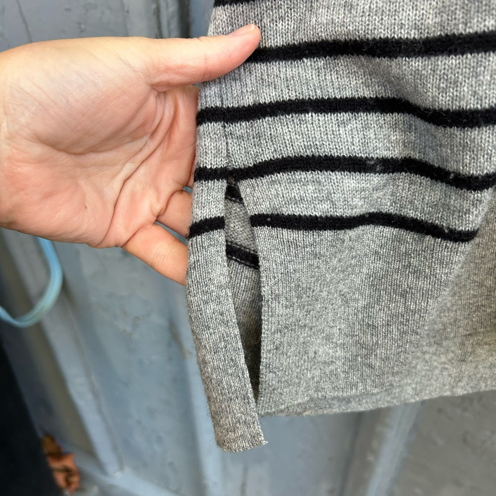 Halogen grey striped 100% cashmere sweater, size Xs
