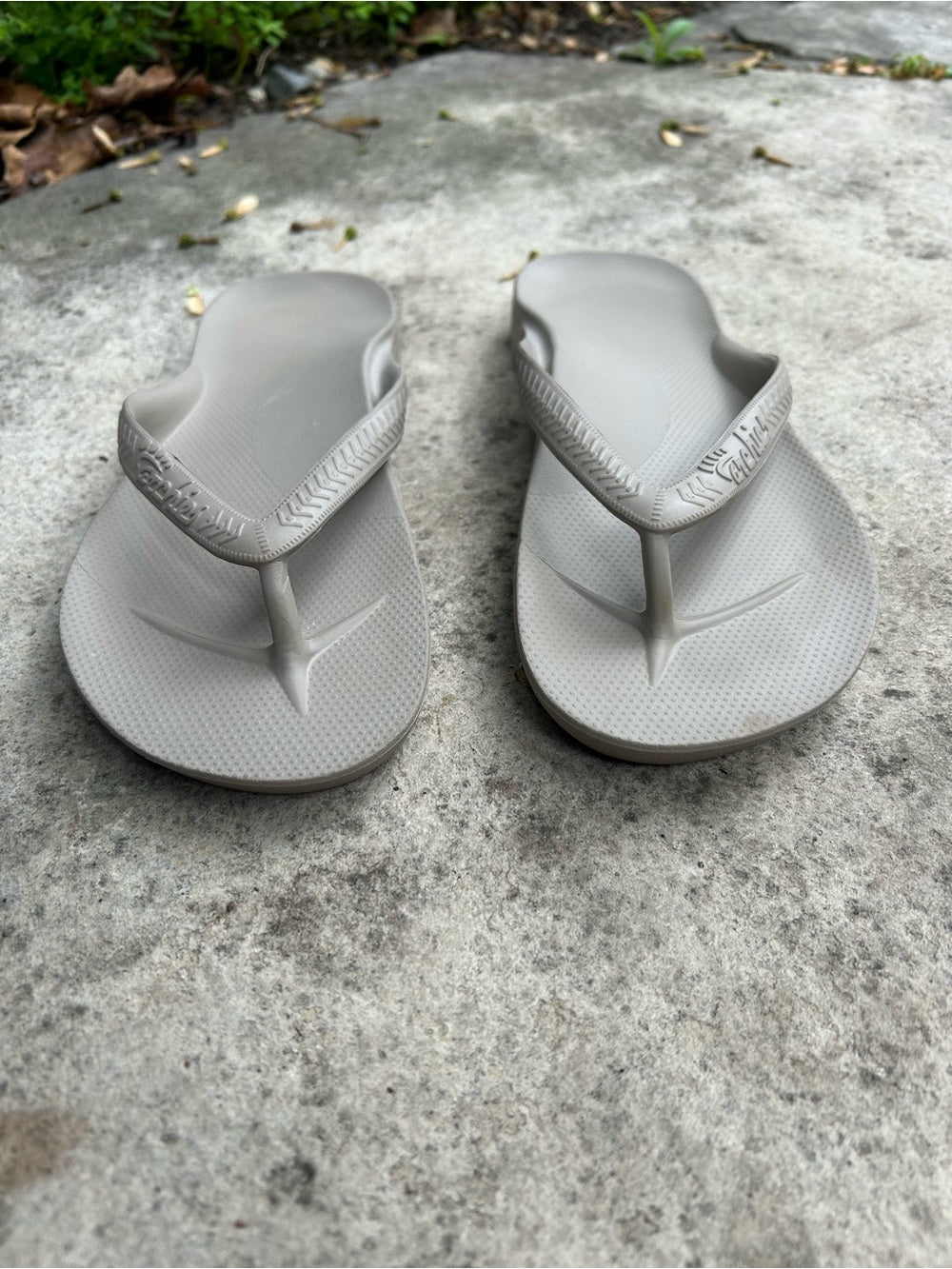 Archies Taupe Arch Support Flip Flops, size M8/W9