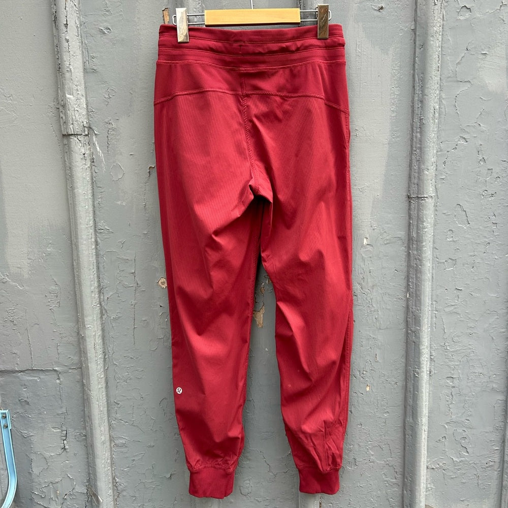 Lululemon Merlot Dance Studio Jogger, size 6