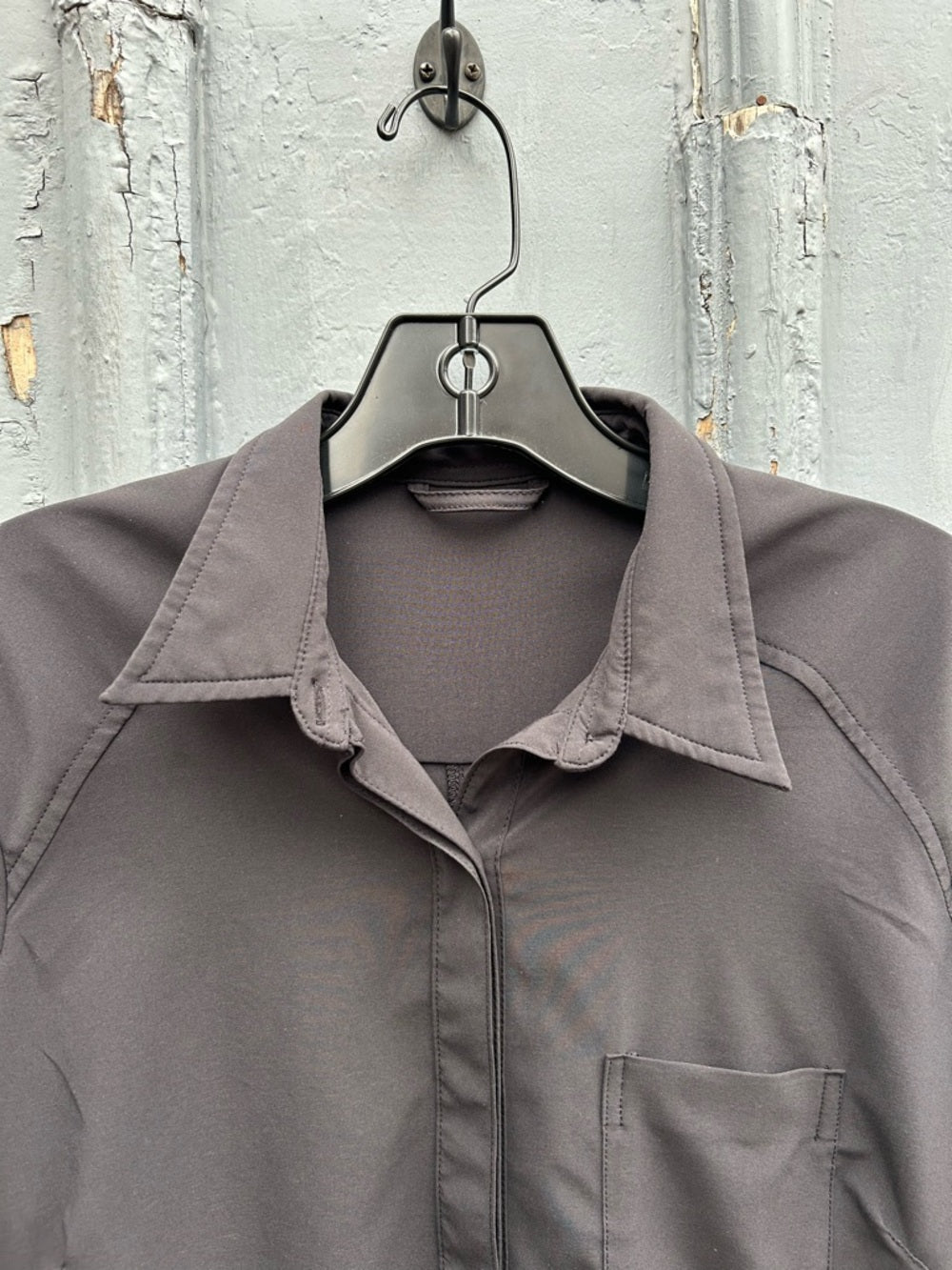 Lululemon Urbanite Shirt, size 6/8