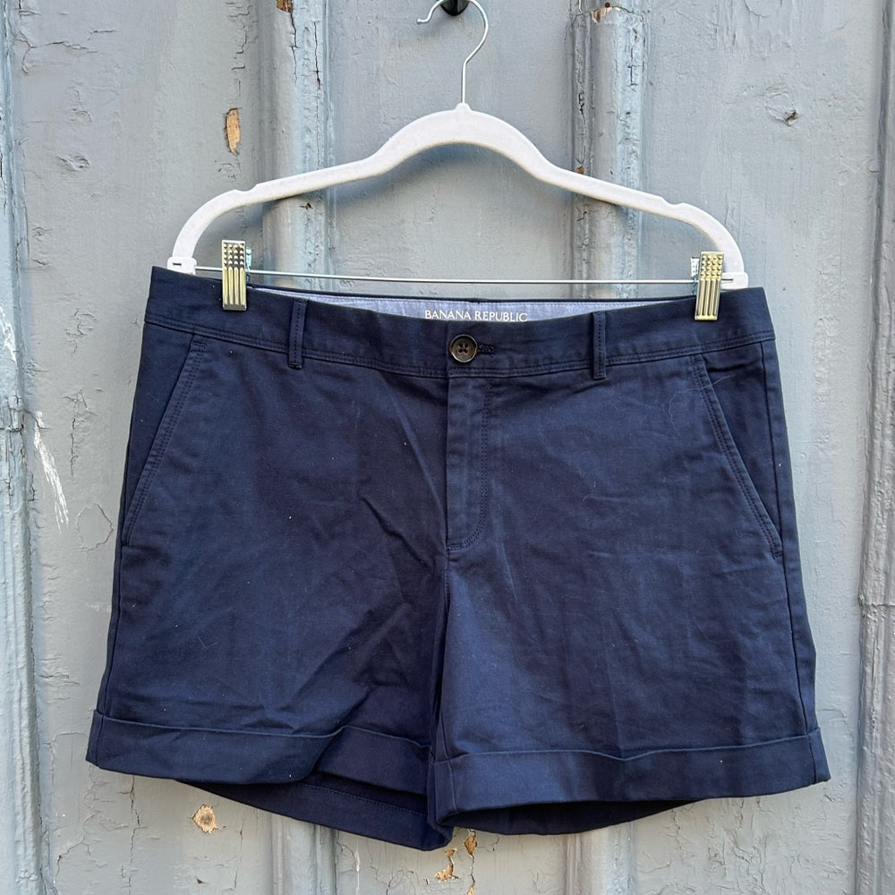 Banana Republic City Chino Shorts, size 12