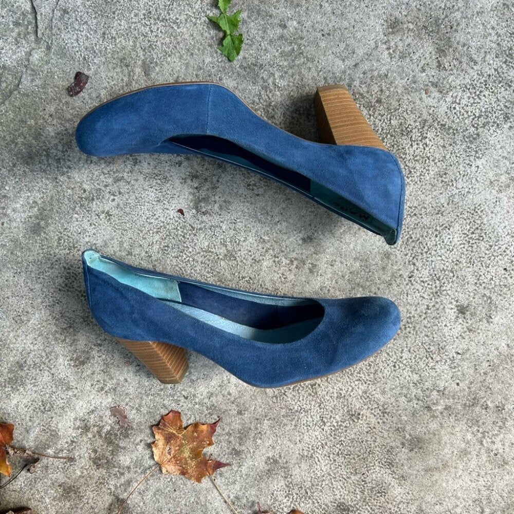 Marc The Art of Walking Blue Suede Shoes, size 9.5