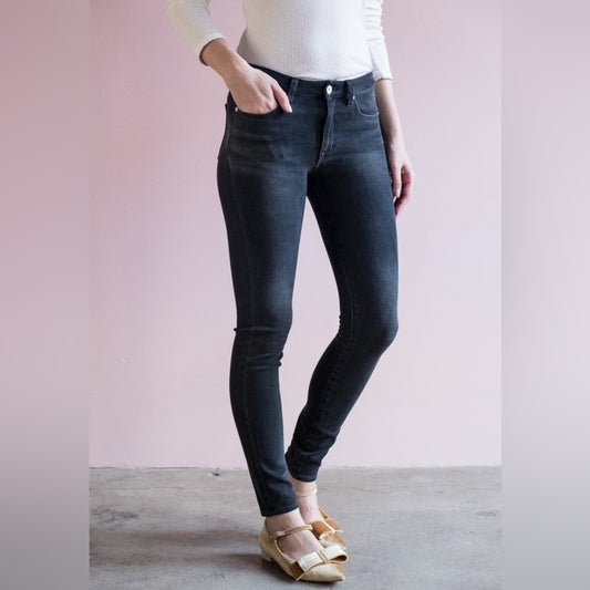 Fathers Daughter Denim, Hanna Mid Rise Skinny in Charcoal, size 28