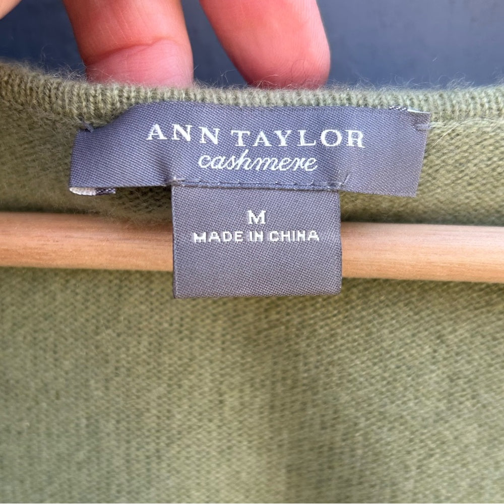 Ann Taylor Cashmere V neck Sweater, M