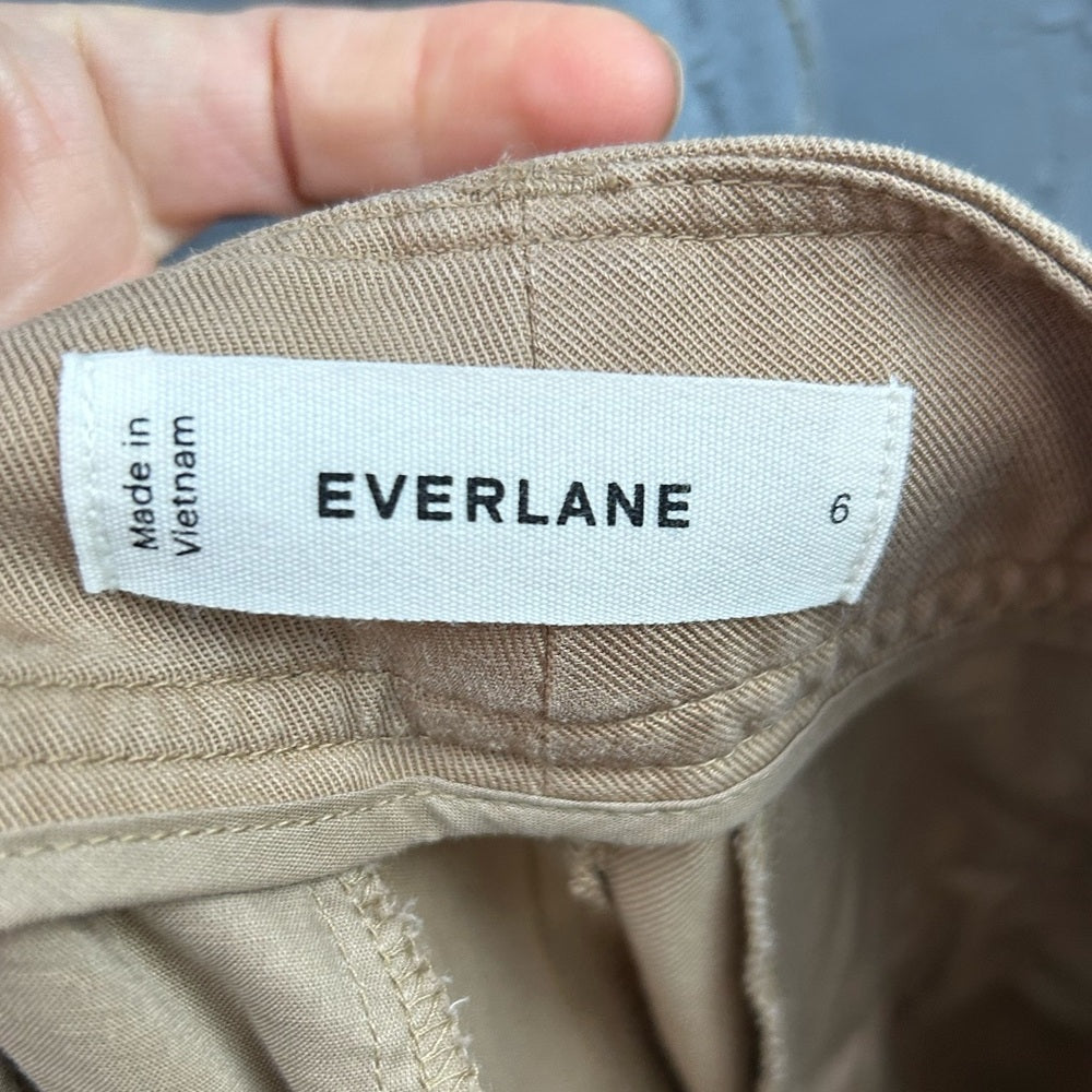 Everlane Way High Khaki Tapered chino, size 6
