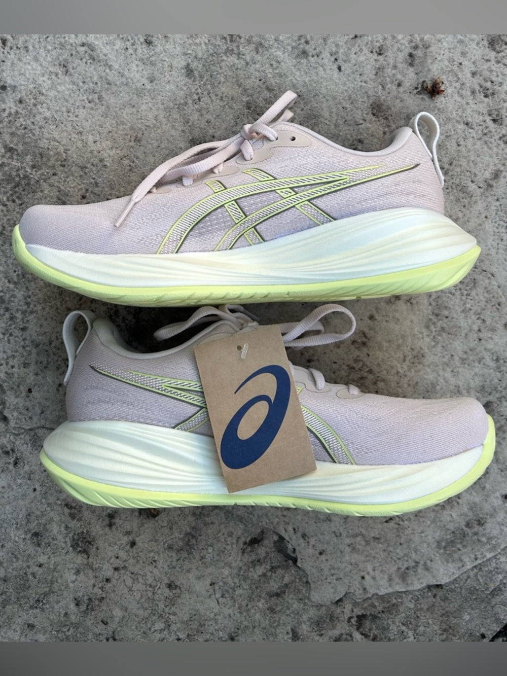 ASICS Women’s Gel-Cumulus 27, BNWT, Size 9