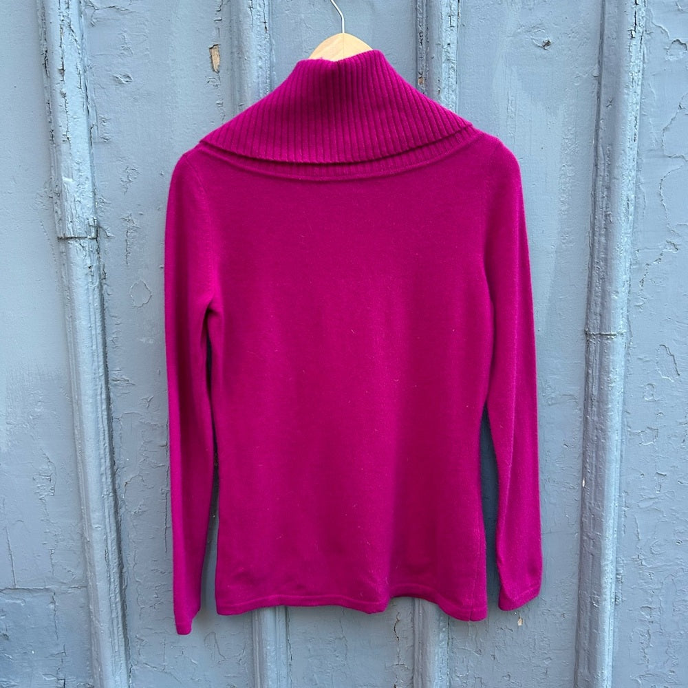 Anne Klein Cashmere Turtleneck, size M