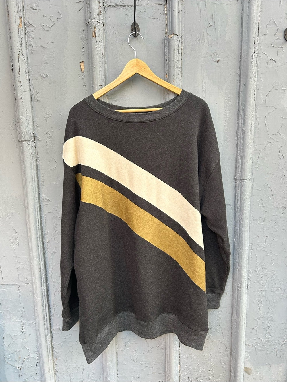 Wild Fox Black gold cream sweatshirt, size M