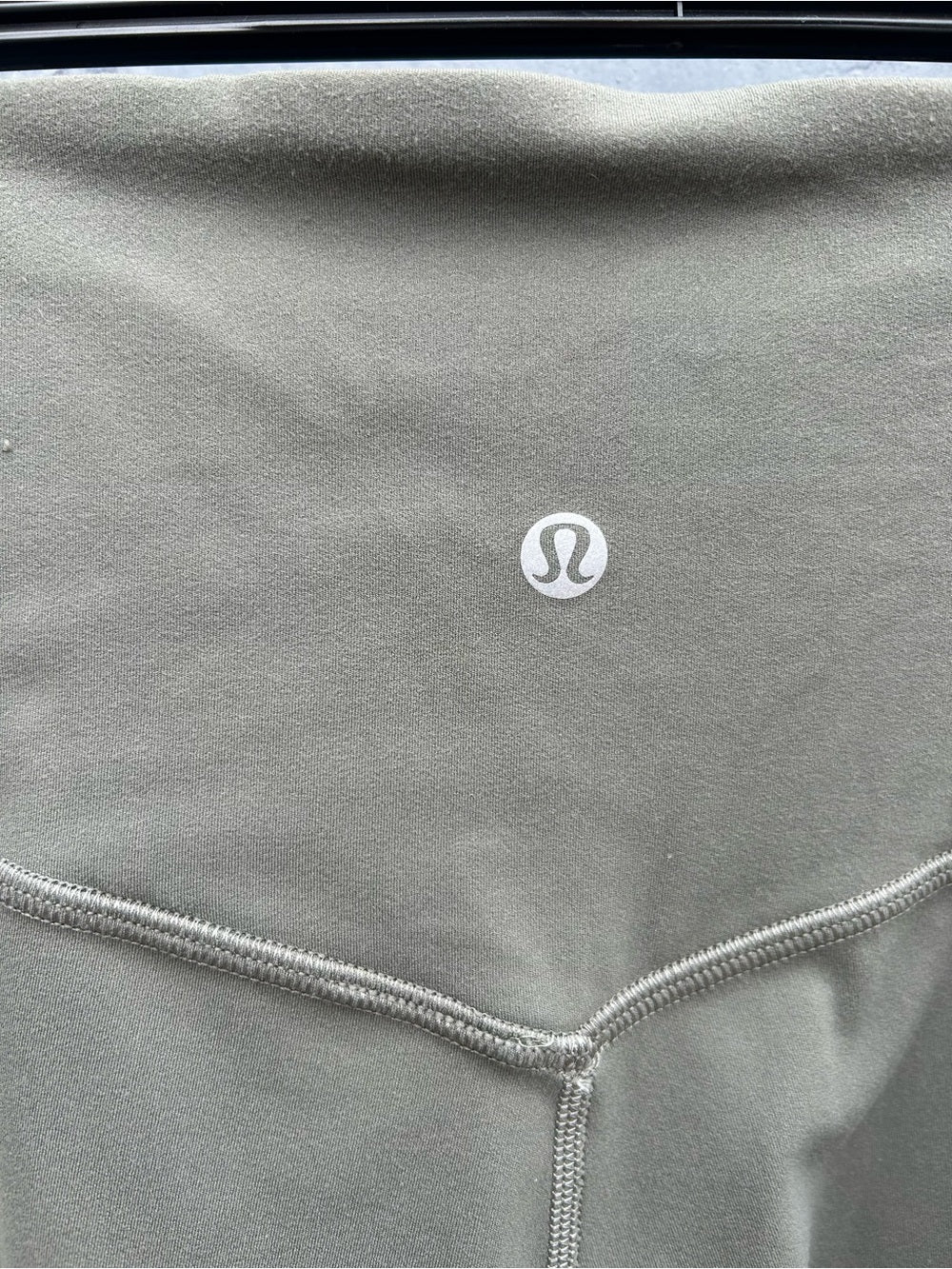 Lululemon Align Wide Leg Super-High-Rise Crop *23”, size 6