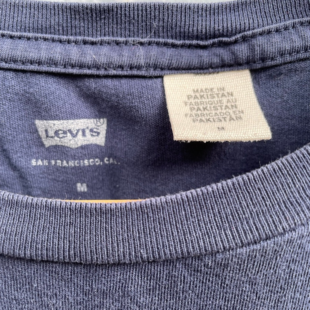 Levi’s “I only have eyes for Levi’s” tee, size M