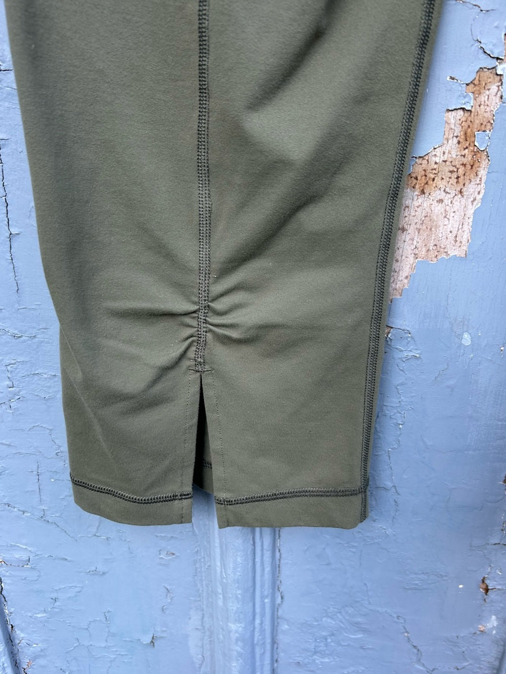 Lululemon Gather & Crow Crop II, size 12