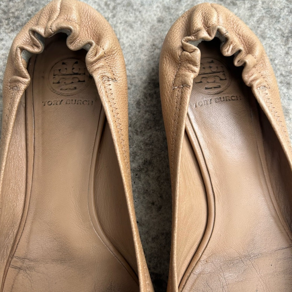 Tory Burch Neutral Reva Flat, size 9.5
