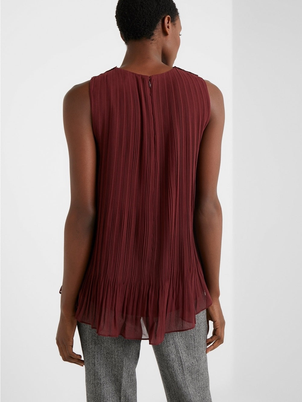 Club Monaco Pleated black sleeveless blouse, M