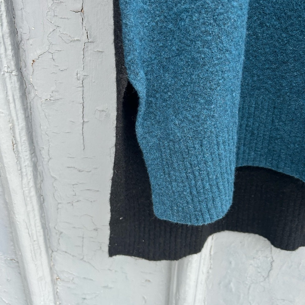 Athleta Merino Transit Colourblock turtleneck, size Small
