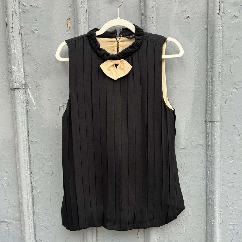 Marc Jacobs Sleeveless Silk Blouse, size 6