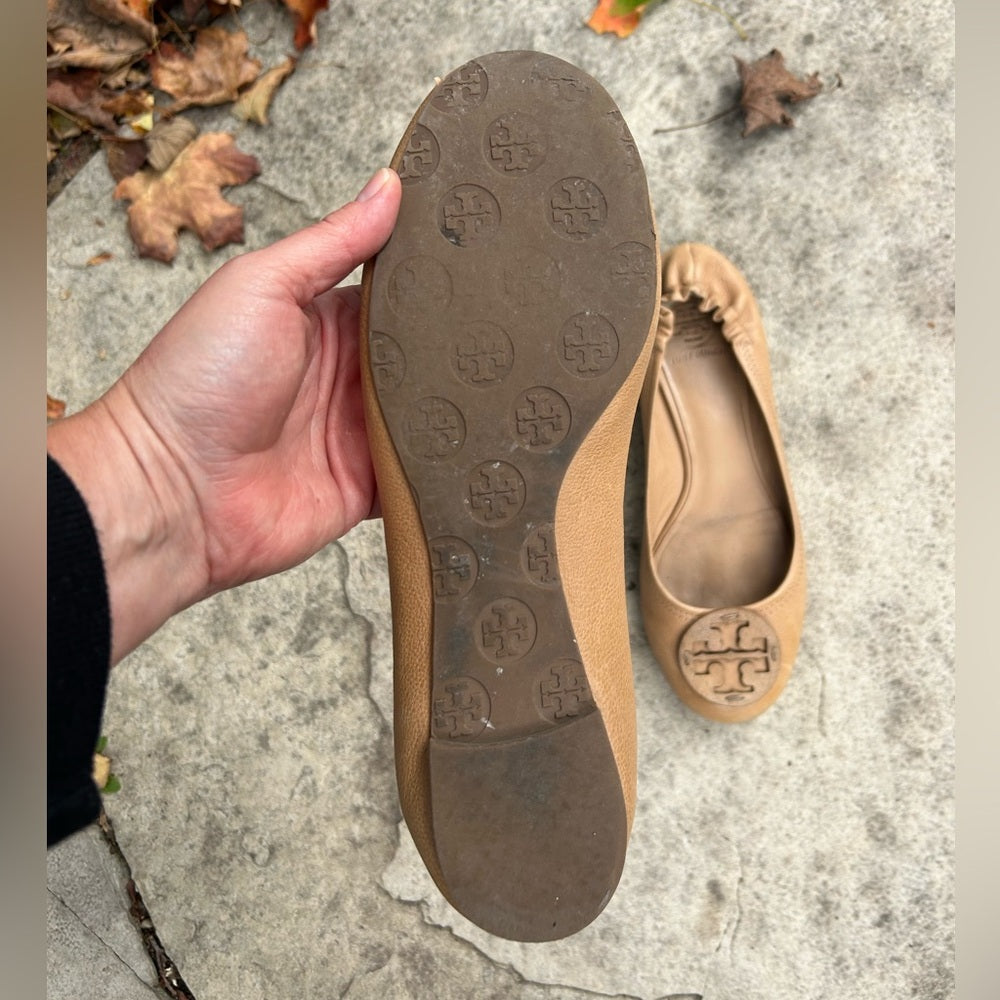 Tory Burch Neutral Reva Flat, size 9.5