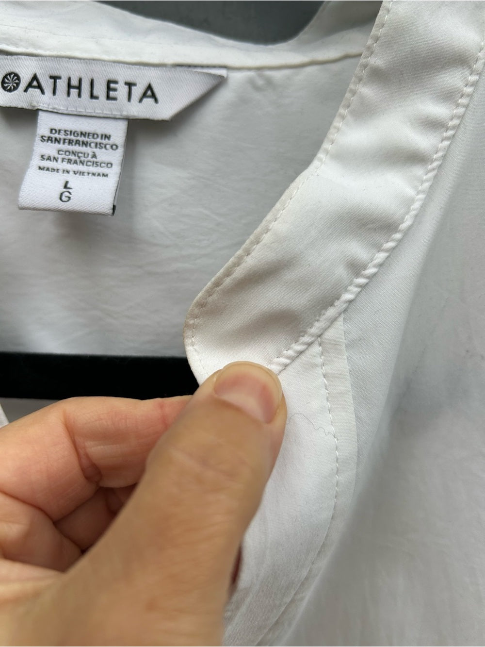 Athleta White Levitate Poplin Tee, size Large