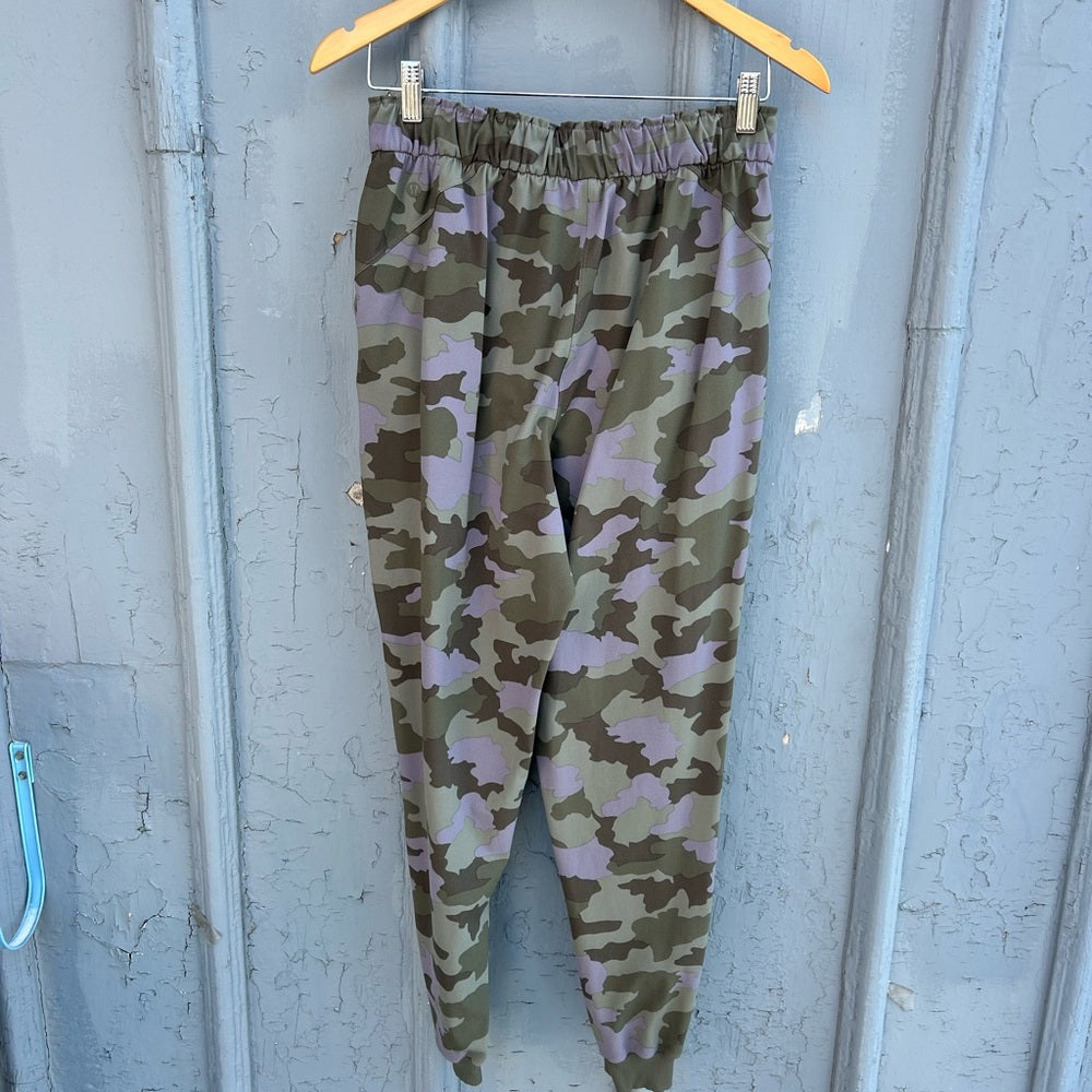 Lululemon Stretch High-Rise Jogger, size 8