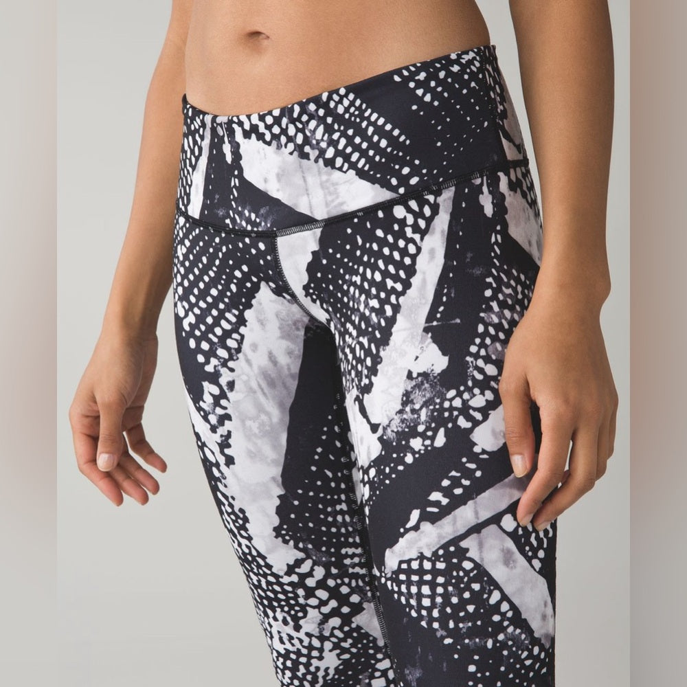 Lululemon Wunder Under Pant, size 6