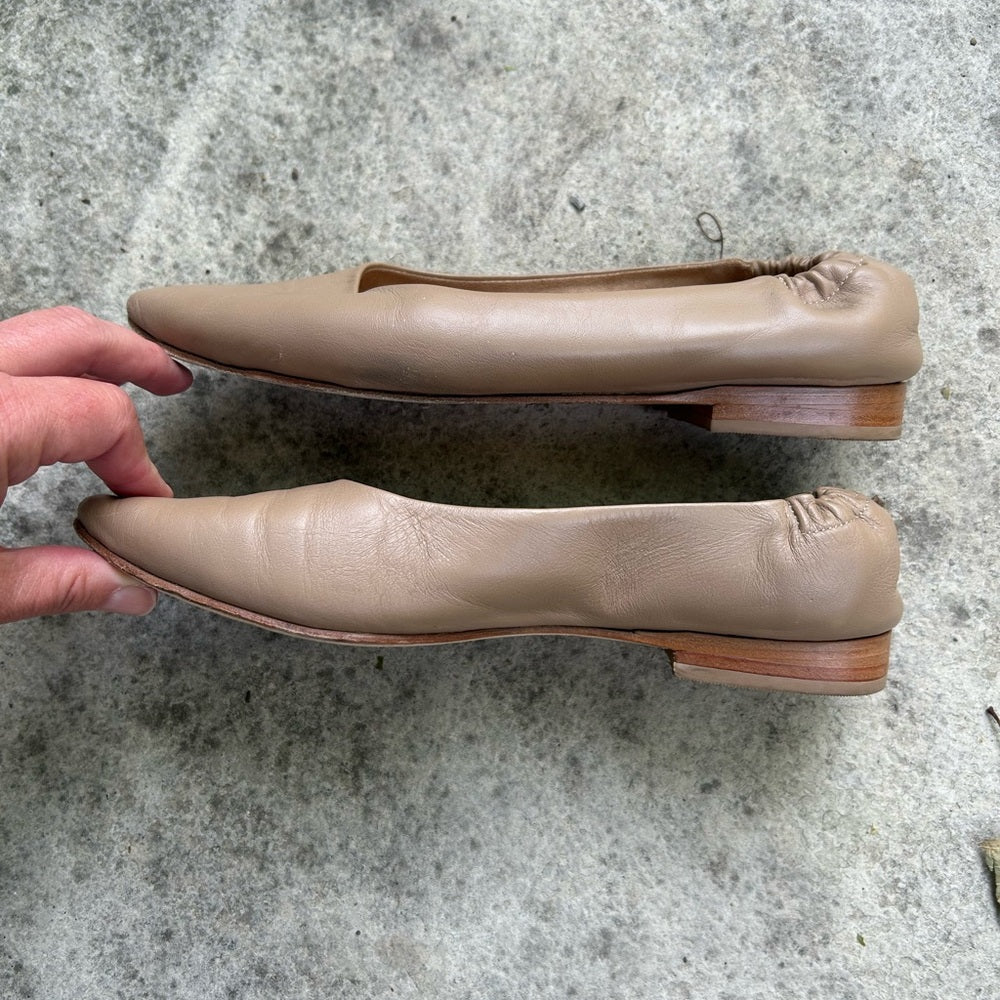 Poppy Barley Taupe On the Go Ballet flats, size 7