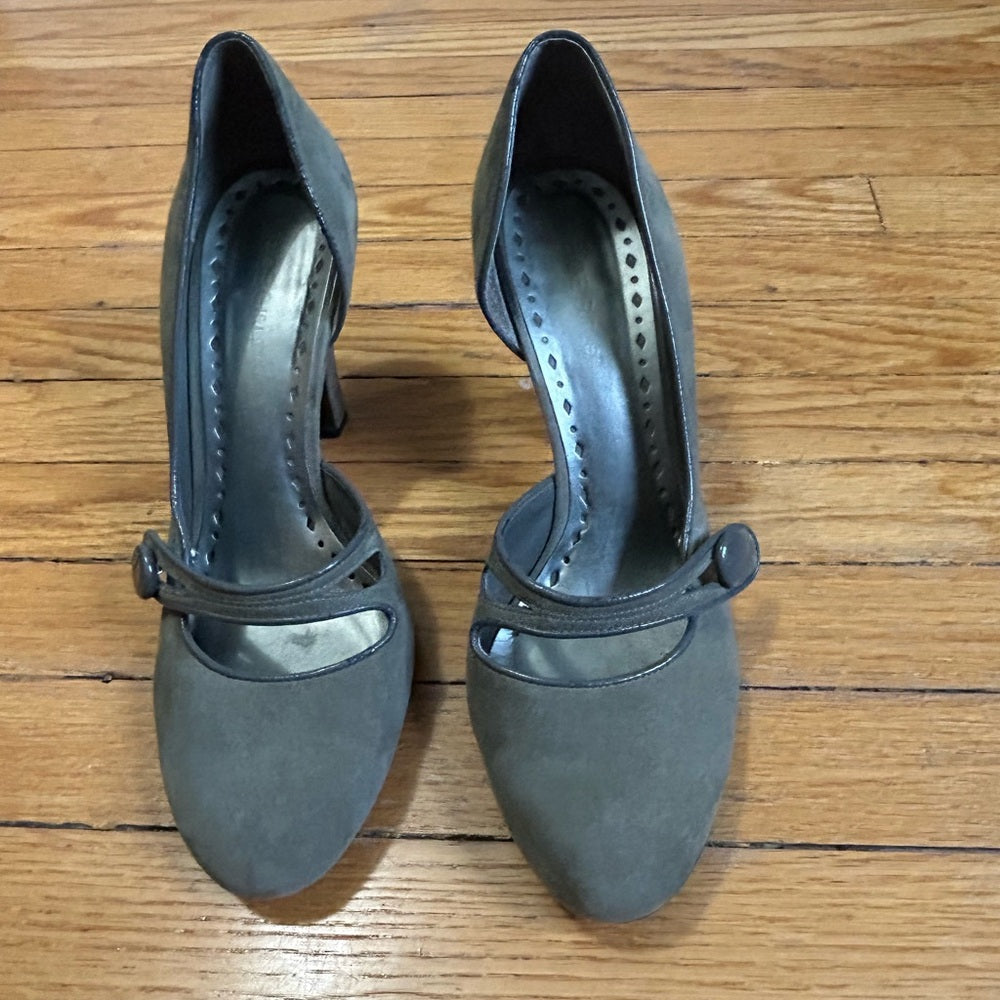 BCBG Grey Suede Mary Jane block heels, size 40 (US10)