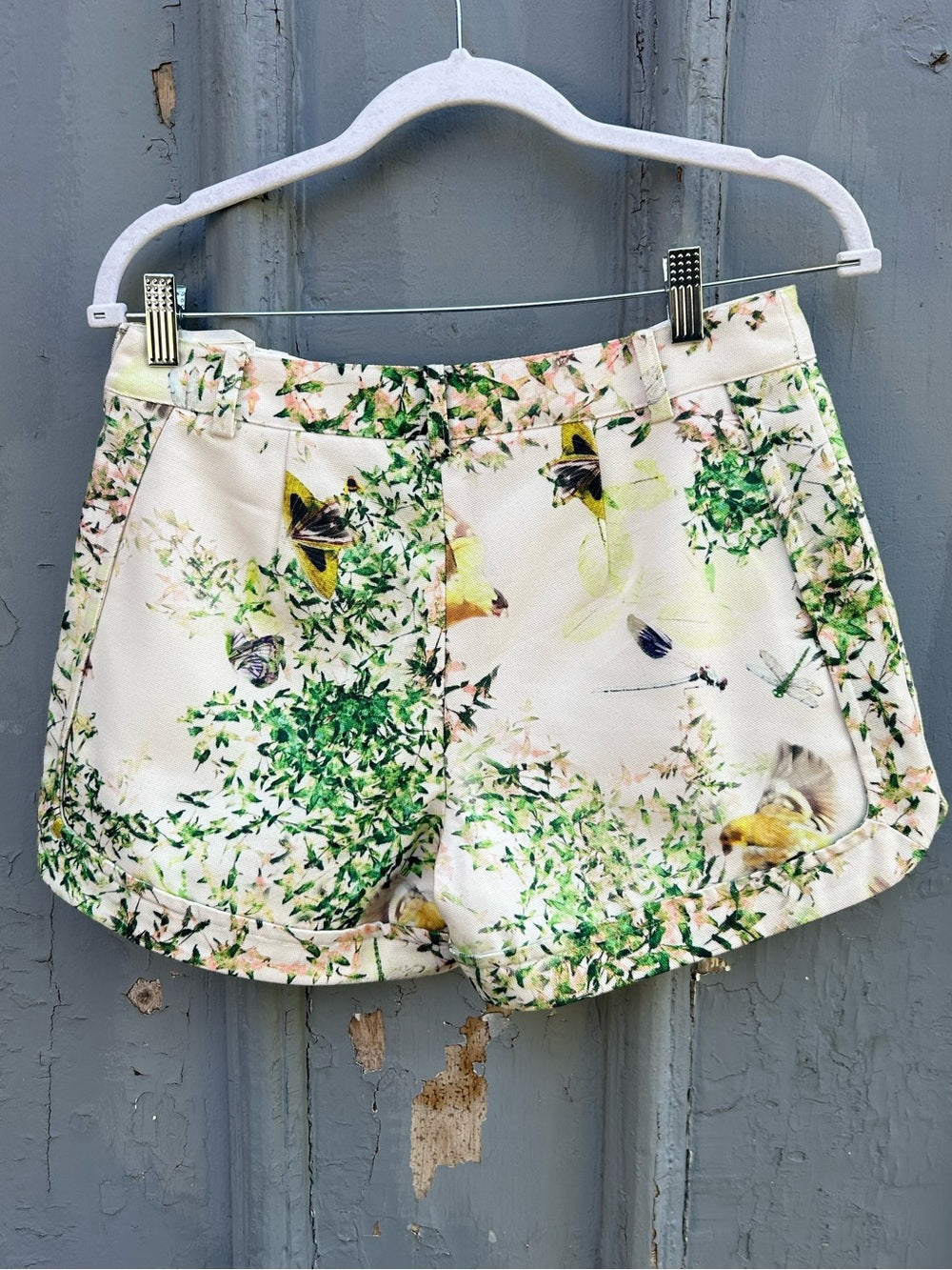 Ted Baker Anora Floral denim shorts, size “1” (Small)