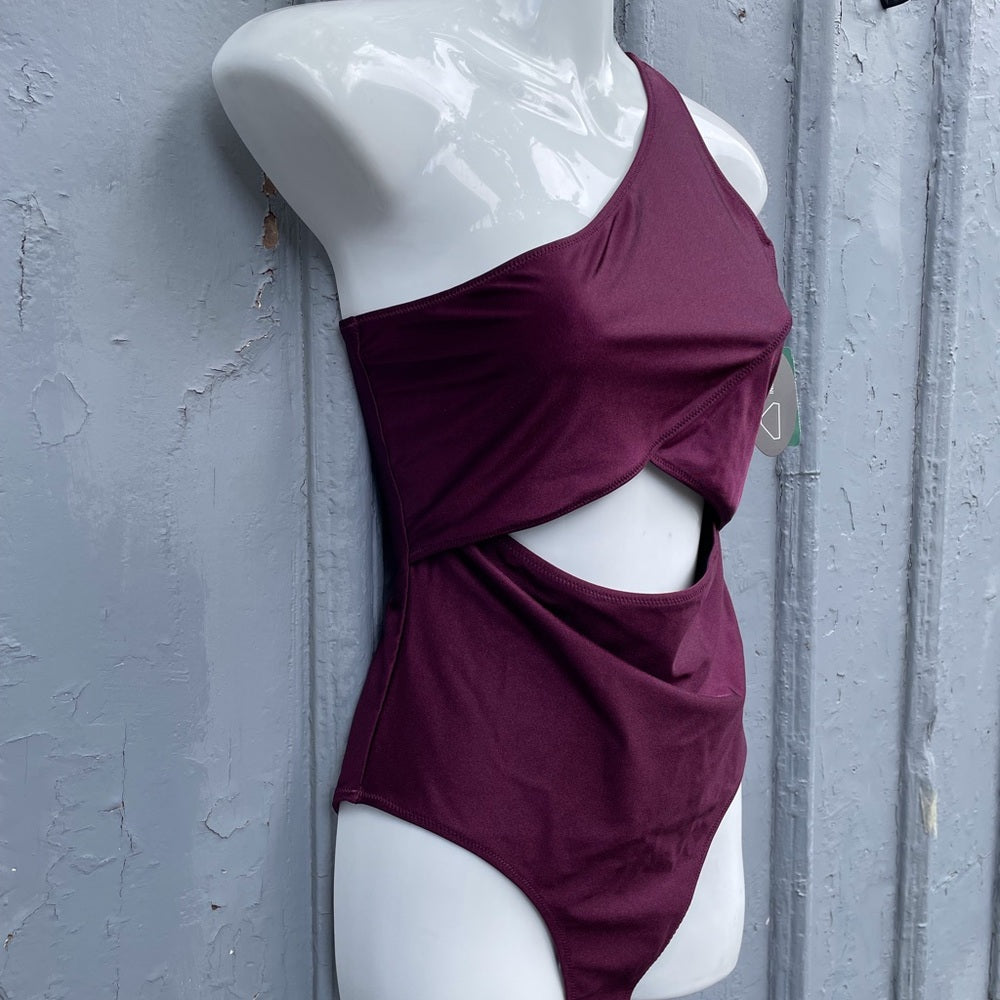 Simons BNWT Merlot one piece cut out bathing suit, medium