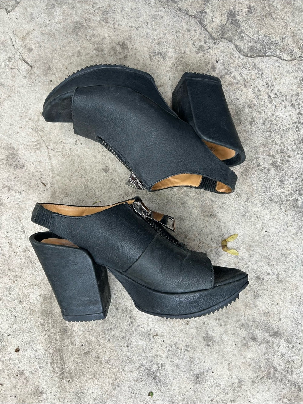 John Fluevog Black Prepare 2.0 Tent Open Toe Platform Sandal, size 7