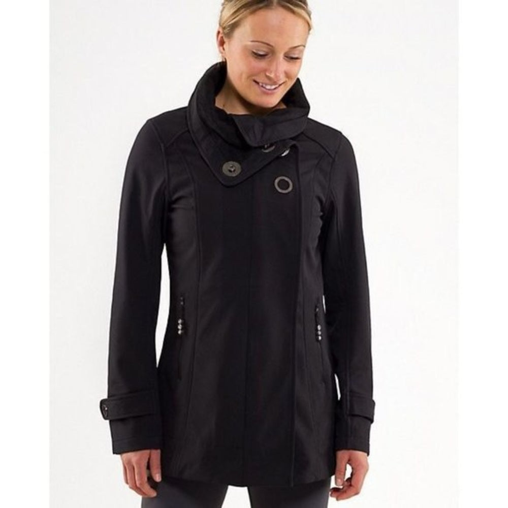 Lululemon Audrey Waterproof Soft Shell fleece lined jacket, size 8