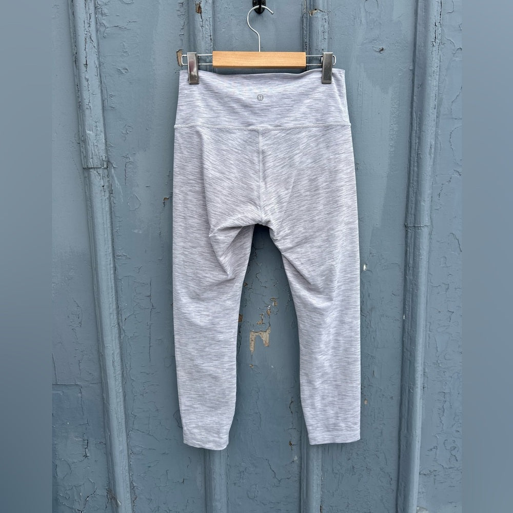 Lululemon crop wunder under, size 8