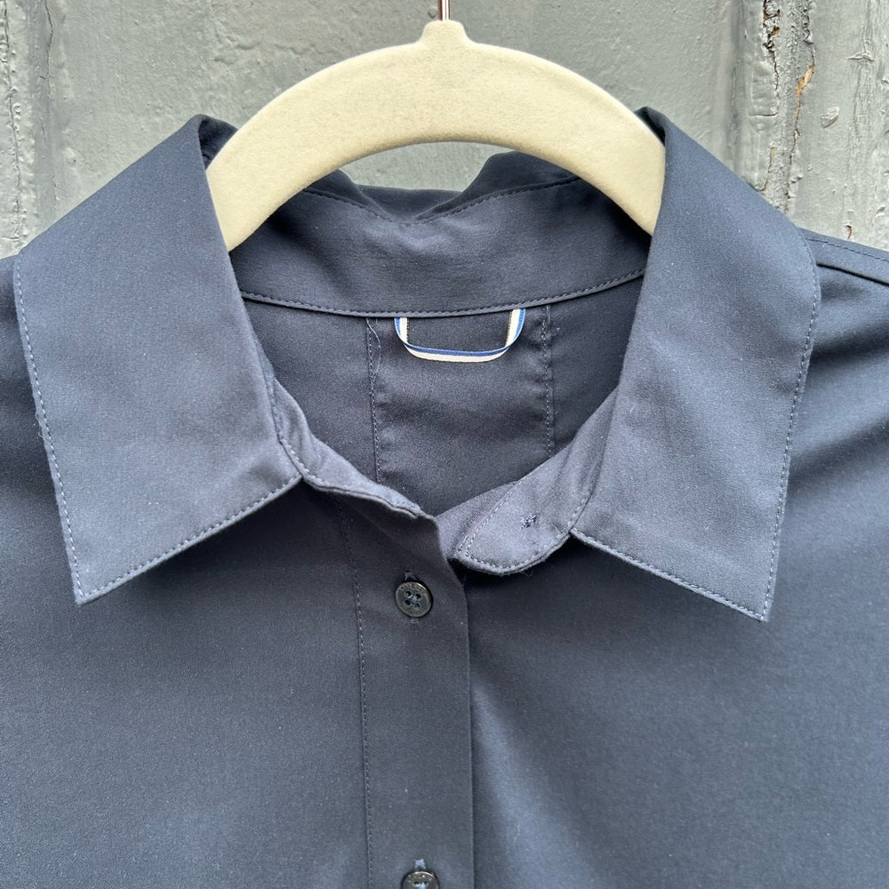 Kit & Ace Navy Buttondown short sleeve, size xs (fits up to Med)