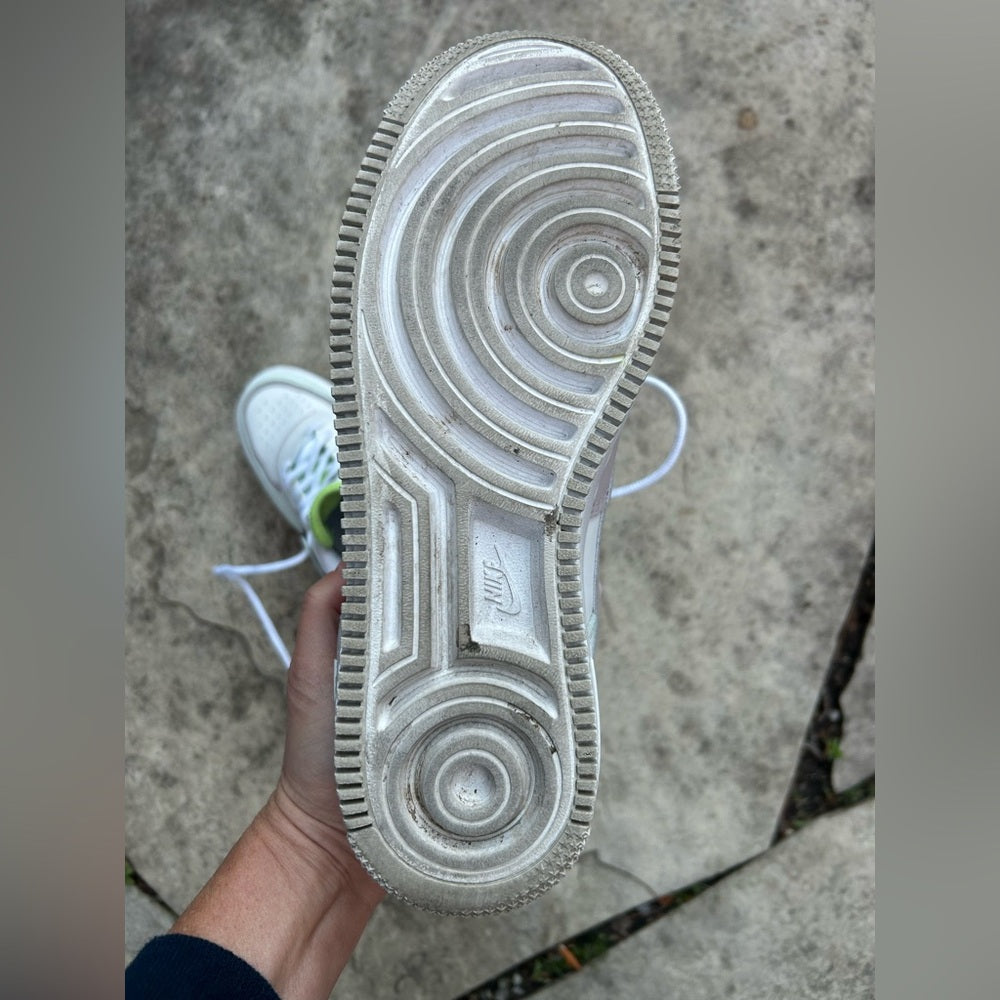 Nike Air Force 1 Shadow SE ‘Pixel Swoosh - Barely Green’, size 8.5