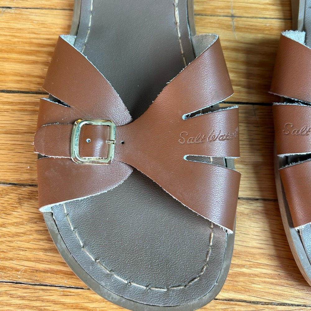 Saltwater Tan Classic Slides, size UK 7 (US 9)