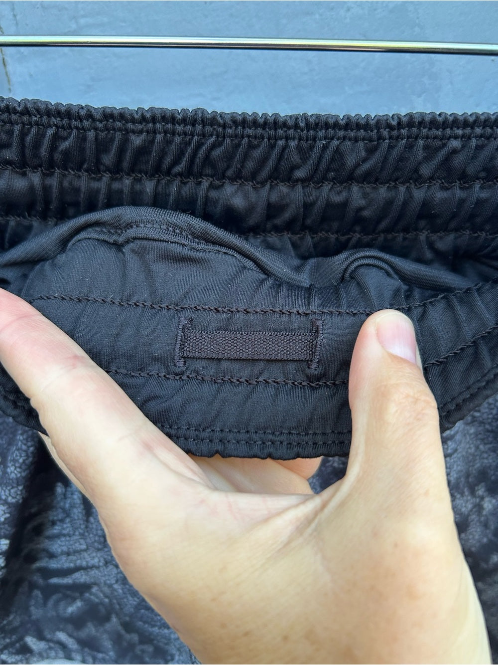 Lululemon Tracker Short IV, size 6