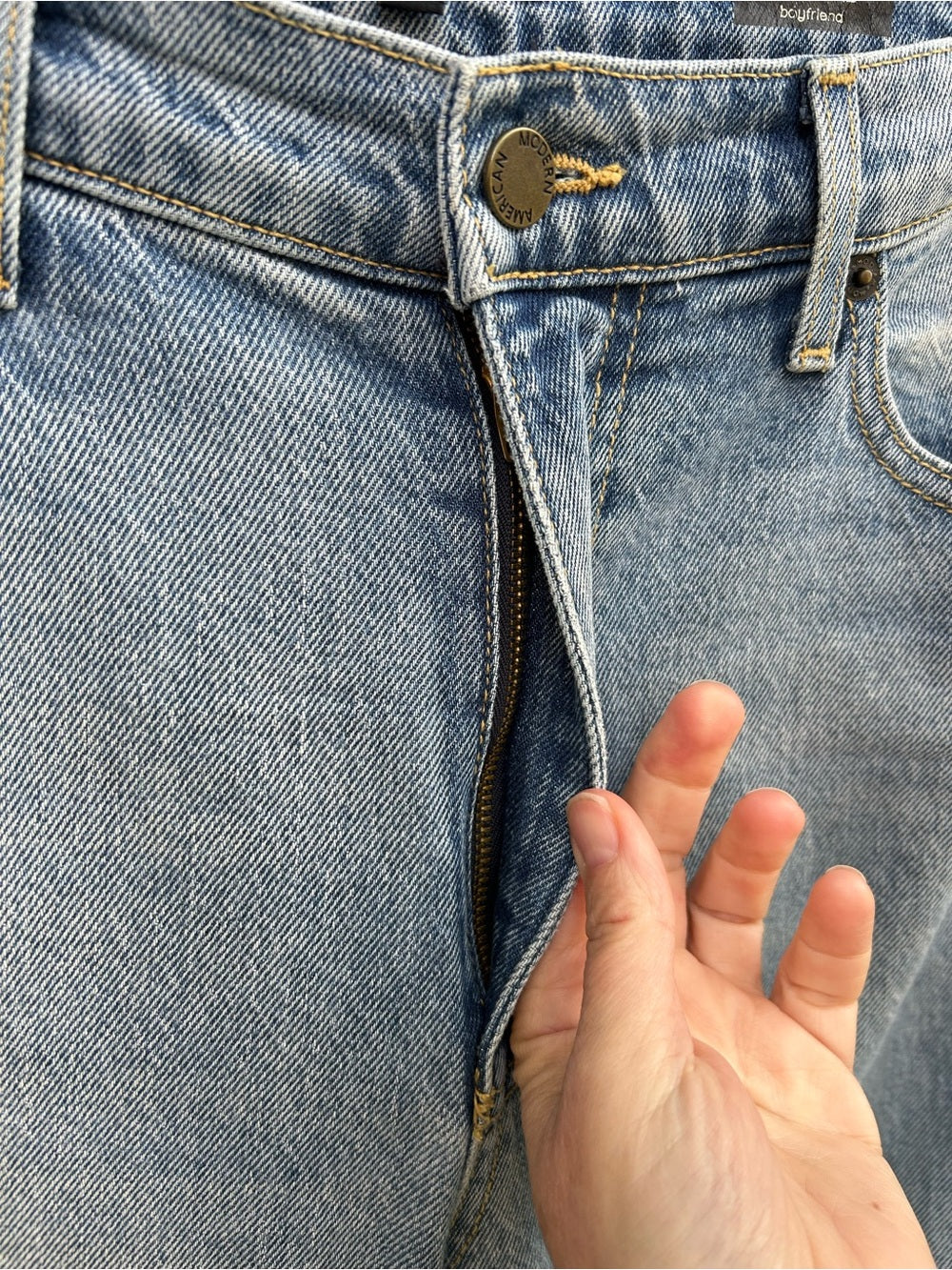 Modern American Highland Boyfriend Jean, size 29