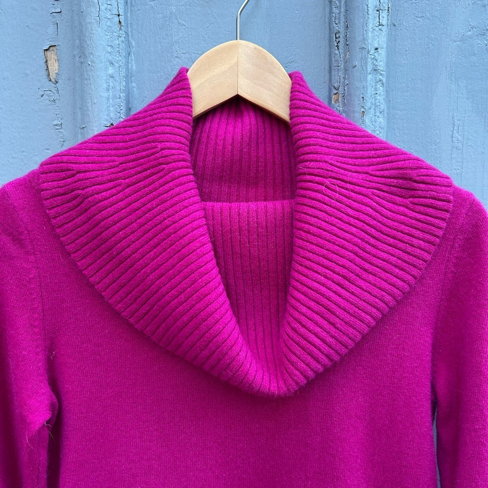 Anne Klein Cashmere Turtleneck, size M