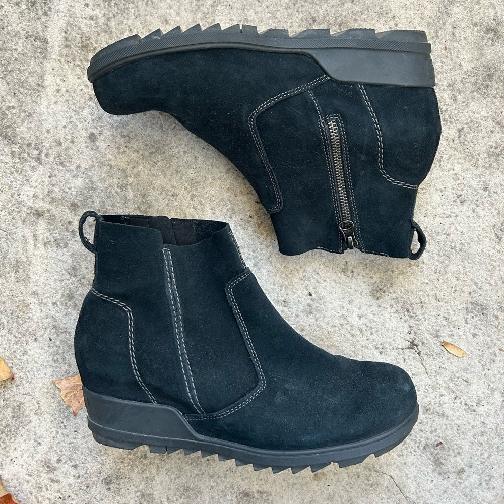 Sorel Evie Chelsea Wedge boots - size 9.5