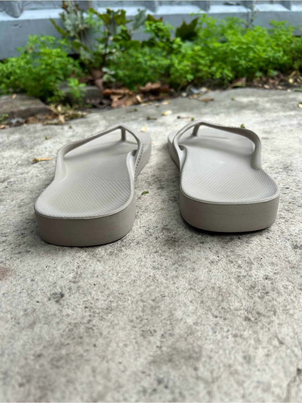Archies Taupe Arch Support Flip Flops, size M8/W9